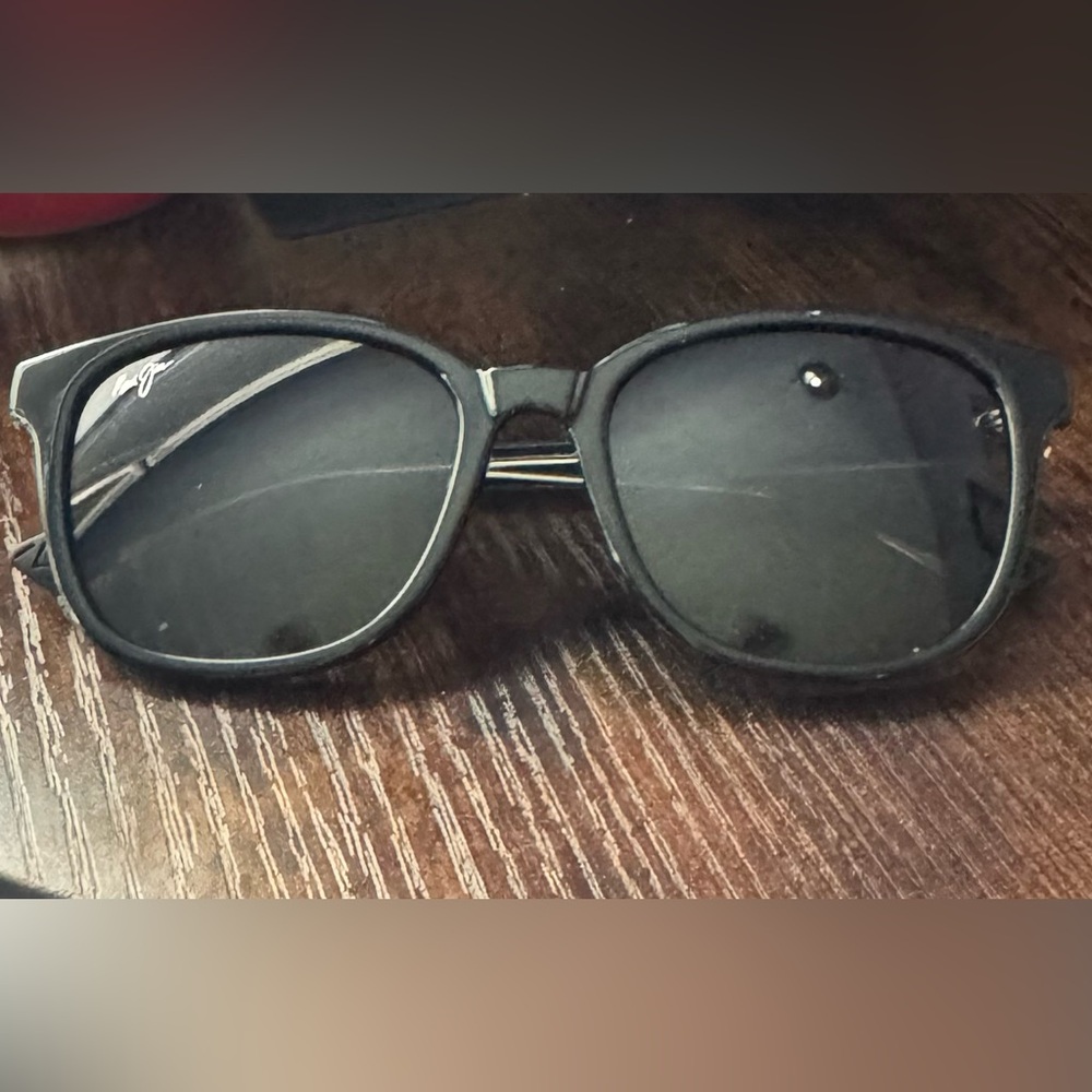 Black Maui Jim Sunglasses - Classic Lens